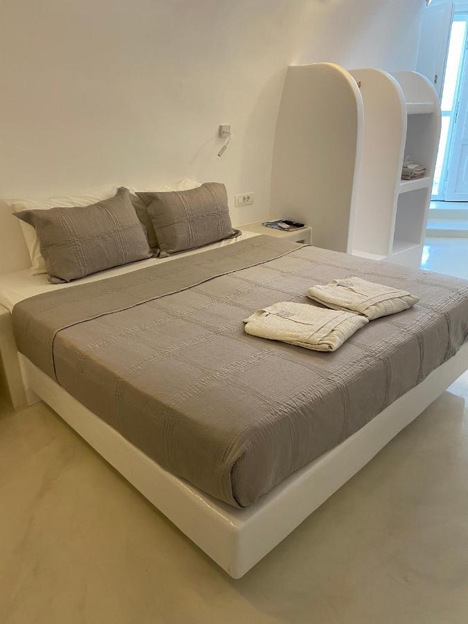 Cally Cave House Fira (Santorini)