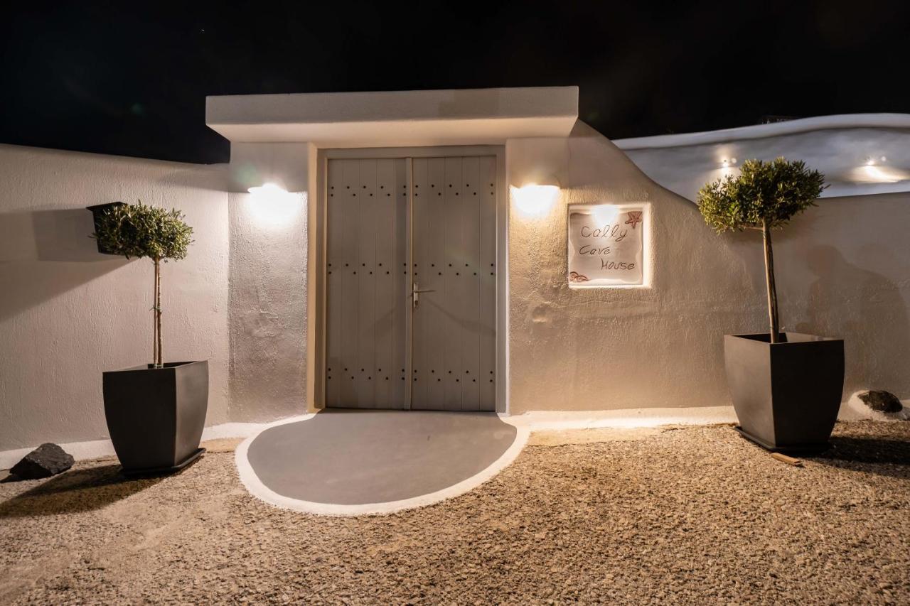Cally Cave House Fira (Santorini)